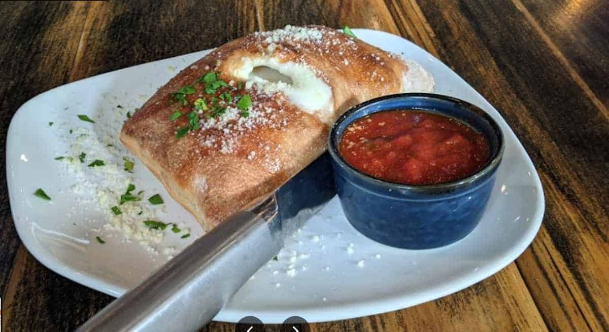 Crave Calzone